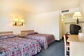Motel 6 Raton