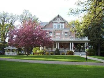 Dakotah Rose Bed And Breakfast