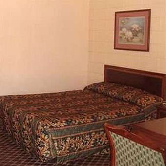 Holiday Motor Lodge
