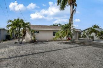 Flamingo Bungalow