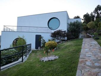 S Tiago House