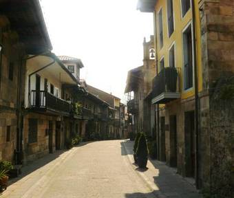 Apartamentos Rurales La Villa De Piedra