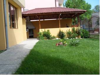 Hostal Kirovi Guest House