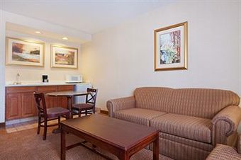 Holiday Inn Express Hotel & Suites Providence-woonsocket