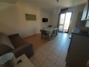 Hostal Dabliu House