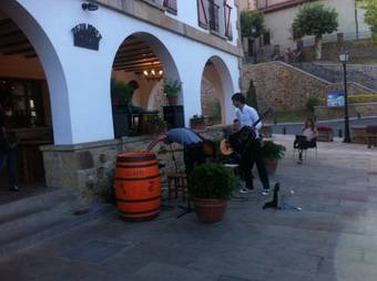 Hostal Zezilionea