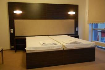 Hotel Monde