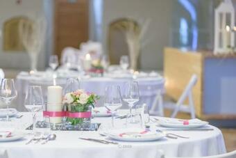 Hotel Vila Vipol?e - Rooms & J. Suites