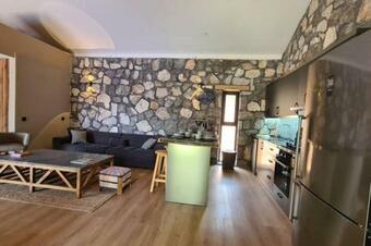 Villa Mitos , �z�m Ba?lar? Ve Zeytinlikler I�inde Mini Bir Cennet Ve Ta? Ev