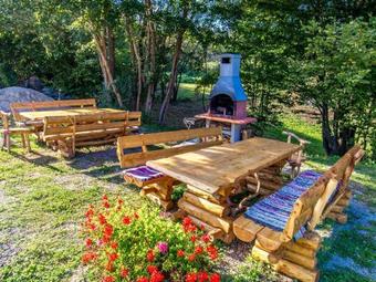 Selak Apartments