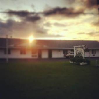 Village Inn Motel