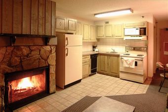 Hotel Douglas Fir Resort And Chalets - 1 Bedroom Loft