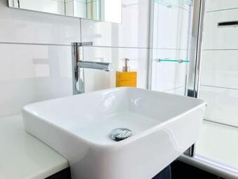Apartamento Sch�ne, Neue Ferienwohnung Am Rhein Und Mit Balkon