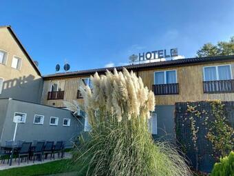 Hotel Deluxe
