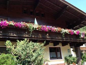 Hostal Haus Tenk