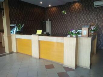 Mayres Hotel