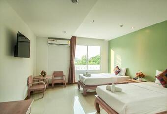 At Ruam Chok Hotel