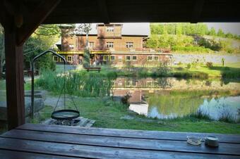 Hostal Hostinec U ?ertova Ml�na