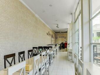 Hotel Oyo 90730 Padekosan