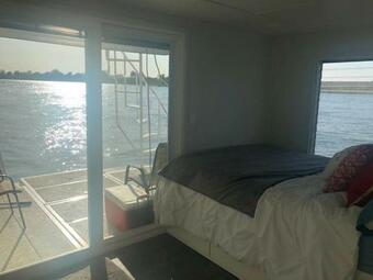 Houseboat Bliss