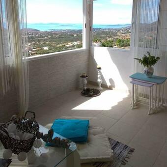 Outstanding Panoramic View, 10? Beach, 20? Airport