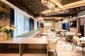 Atour Hotel Wuhan Guanggu Qingnianhui Jinronggang
