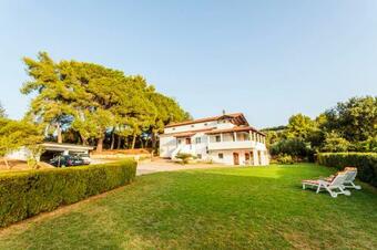 Apartamento Ancient Olympia Secluded Haven, Mangata Home