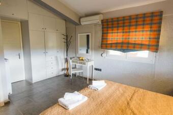 House Nefeli