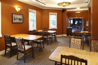 Hotel Deer Lodge