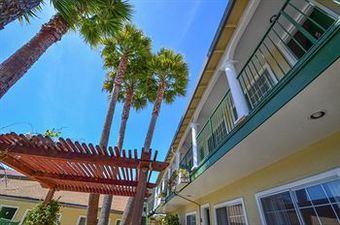 Motel Bay Front Inn