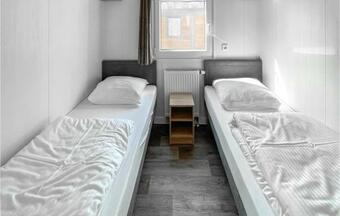 Beautiful Caravan In Asten-heusden With Wifi And 2 Bedrooms