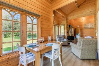 Violet Lodge