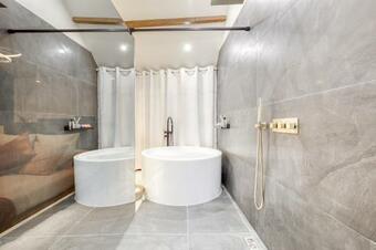Villa Luxury Collection & Resort�