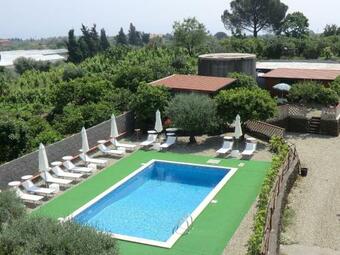 Apartment With Air Conditioning And Salt Pool