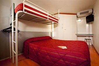Hotel Premiere Classe La Ville Du Bois