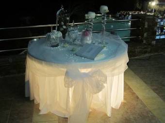 Evia Hotel & Suites