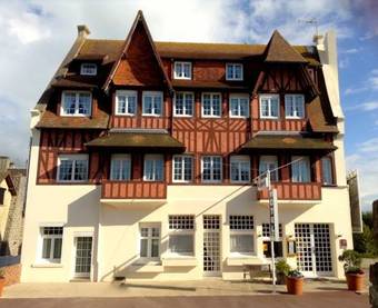 Hotel De La Mer