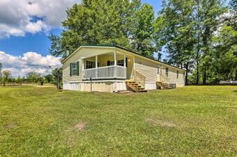 Charming Countryside Home With Covered Porch!