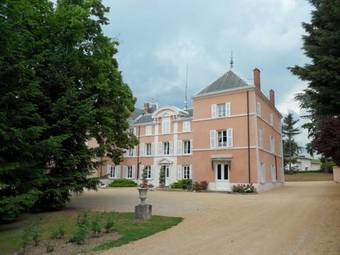 Hostal Chateau De La Chapelle Des Bois
