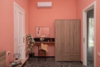 Square Apartment