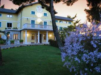 Hotel La Pina