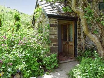 Lower Goytre Farmhouse