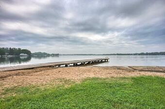 Chic Watervliet Digs - Walk To Paw Paw Lake!