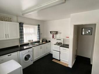 Cosy 1-bedroom Cottage With Indoor Open Fireplace