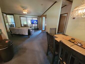 Camp Not Found - 3 Queen Bedrooms By The Lake