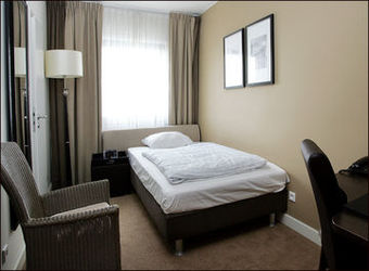 Hotel Australia