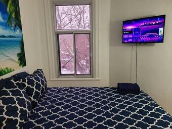 Tv + Netflix / High Speed Internet / Room C
