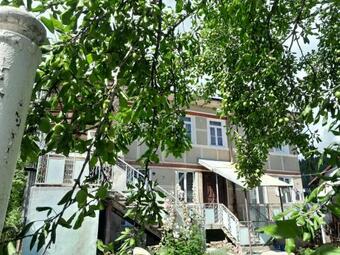 Hostal Armazi