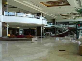 Sarrosa International Hotel And Residential Suites