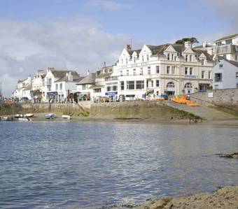 Ship And Castle Hotel